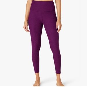Beyond Yoga buttery soft discontinued color purple leggings, size M. Worn twice!